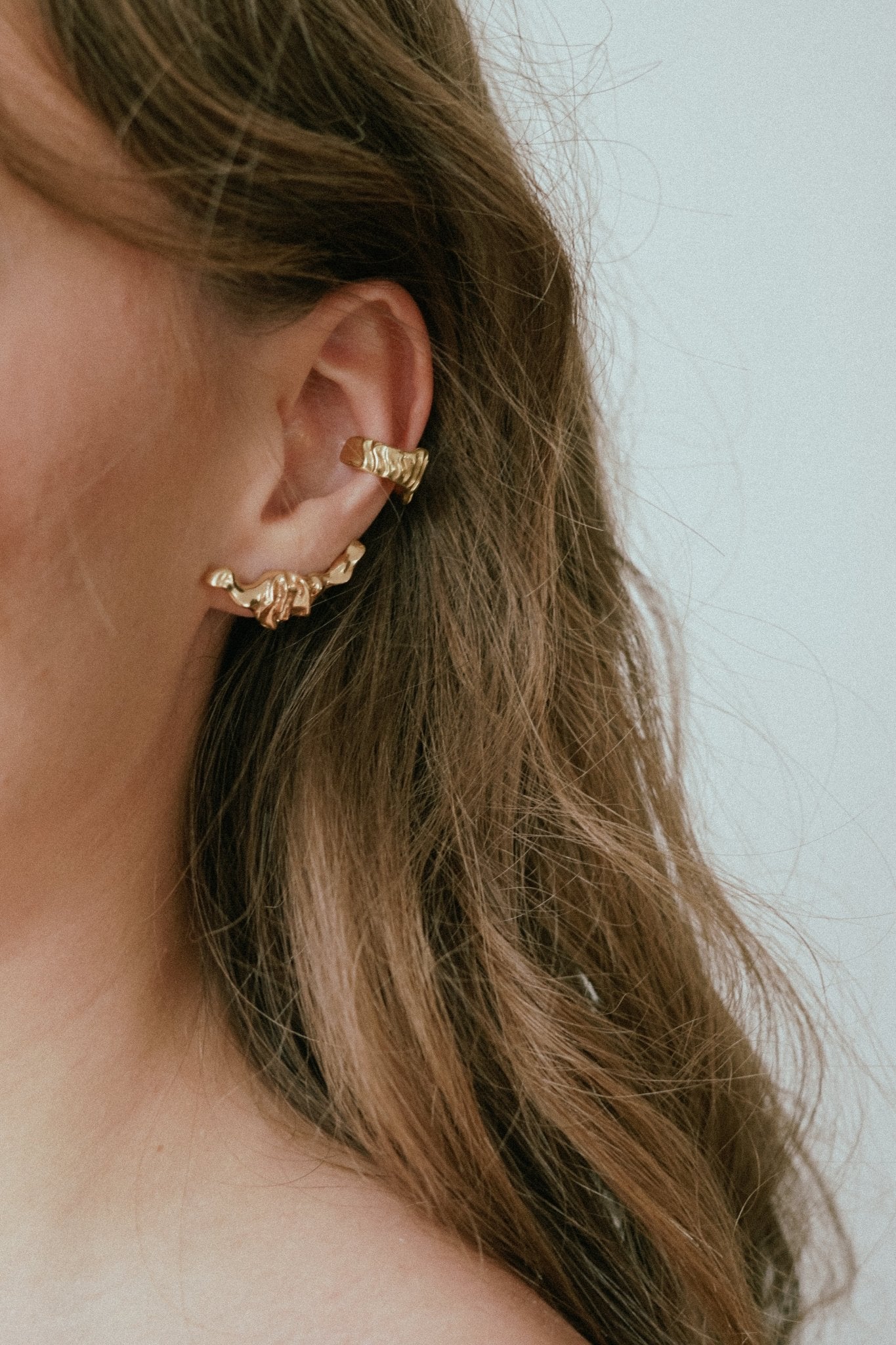  - nausznica ONDA gold - Marai Jewelry